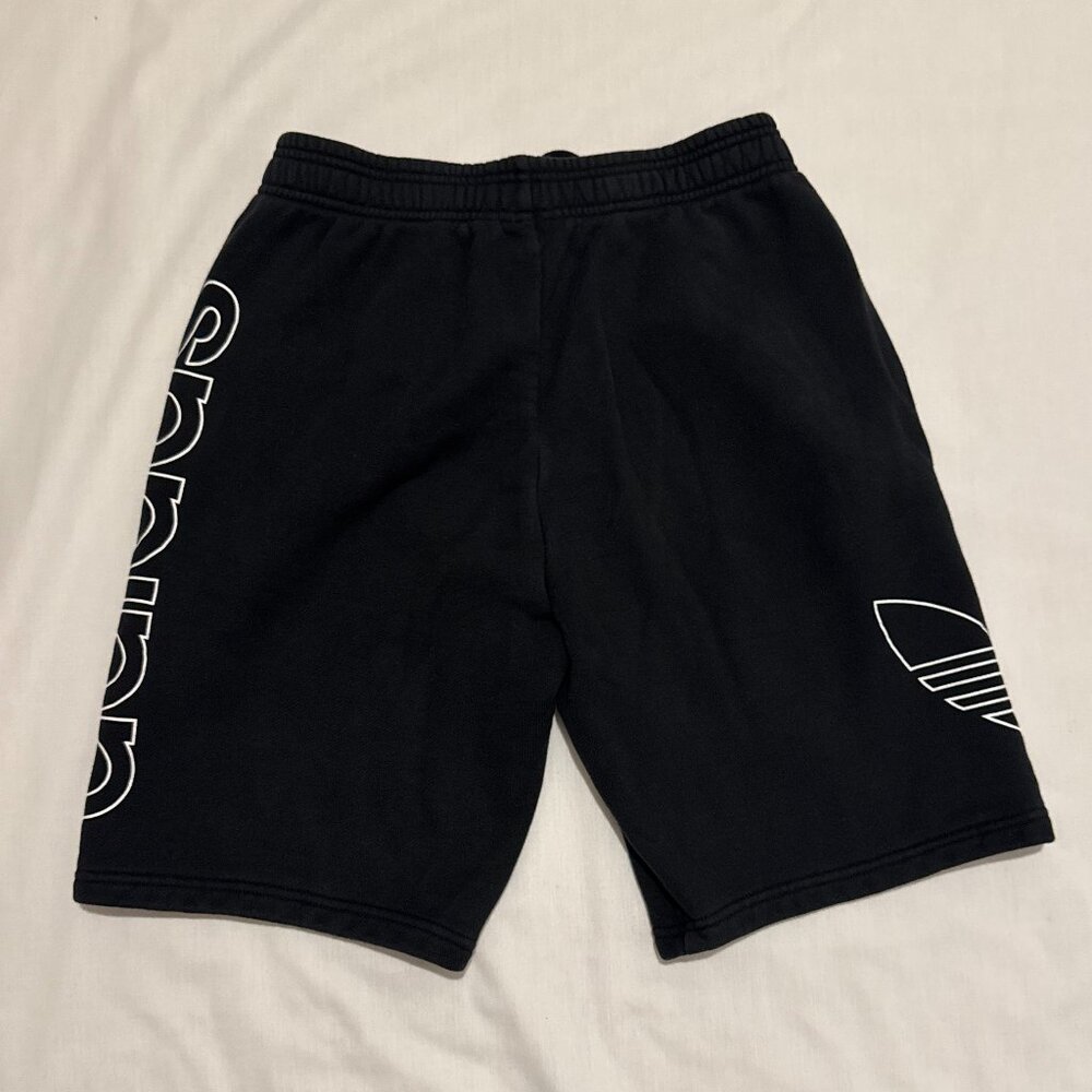 Adidas Adicolor Outline Trefoil Shorts – Black/White – Size M